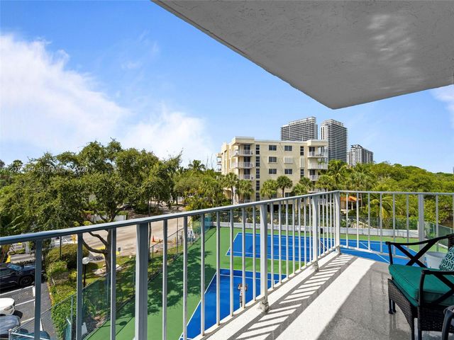 16546 NE 26th Avenue 4G, North Miami Beach, FL 33160