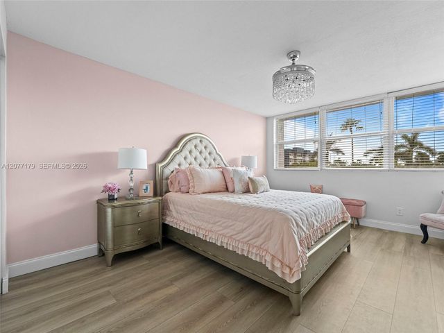 16546 NE 26th Avenue 4G, North Miami Beach, FL 33160