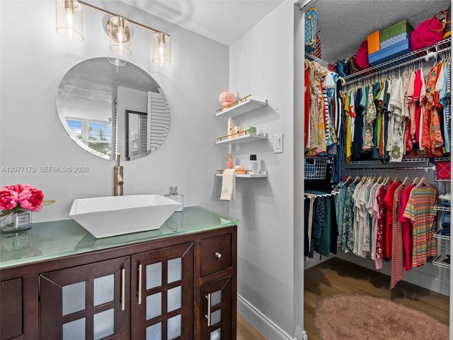 16546 NE 26th Avenue 4G, North Miami Beach, FL 33160