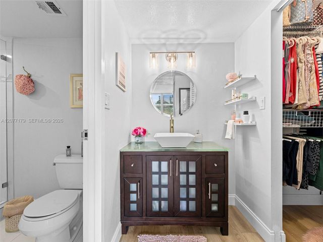 16546 NE 26th Avenue 4G, North Miami Beach, FL 33160