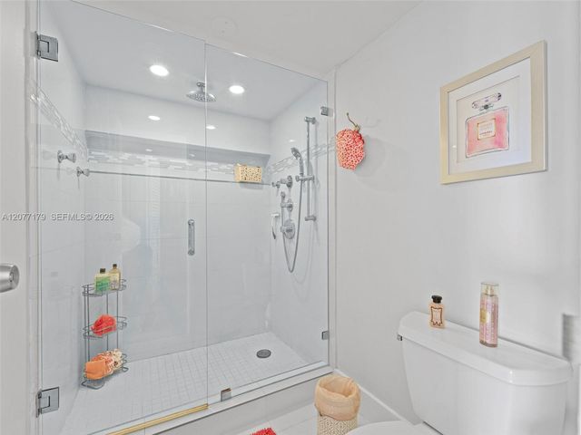 16546 NE 26th Avenue 4G, North Miami Beach, FL 33160