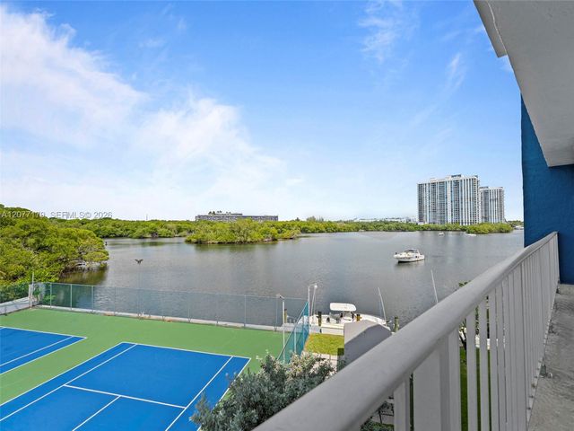 16546 NE 26th Avenue 4G, North Miami Beach, FL 33160