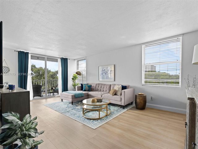 16546 NE 26th Avenue 4G, North Miami Beach, FL 33160