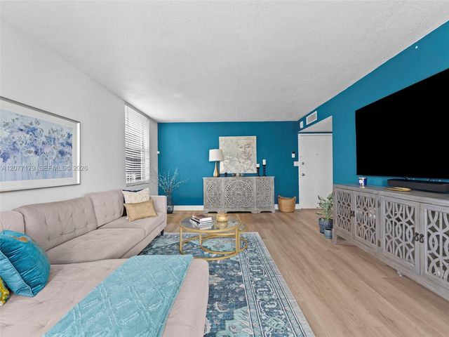 16546 NE 26th Avenue 4G, North Miami Beach, FL 33160