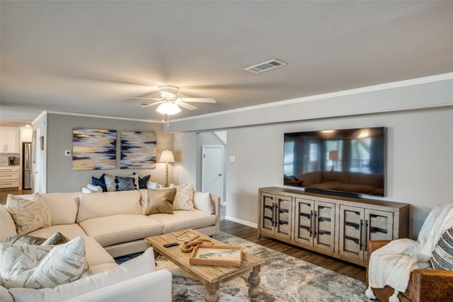 150 Bayside Circle, Malakoff, TX 75148