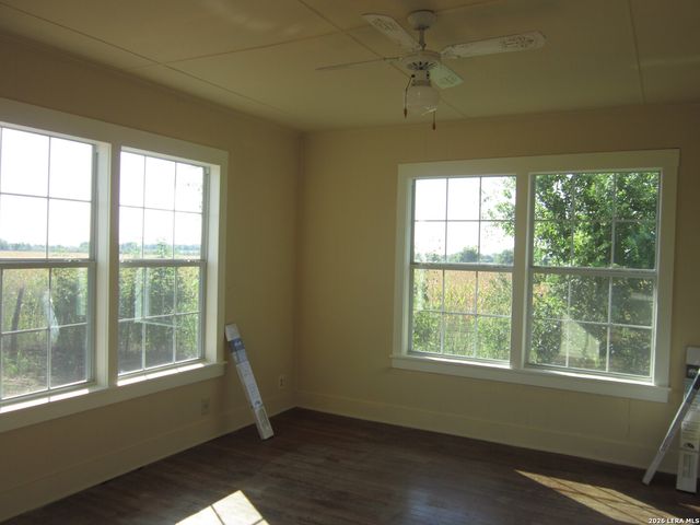 4111 STAPPER RD, St Hedwig, TX 78152