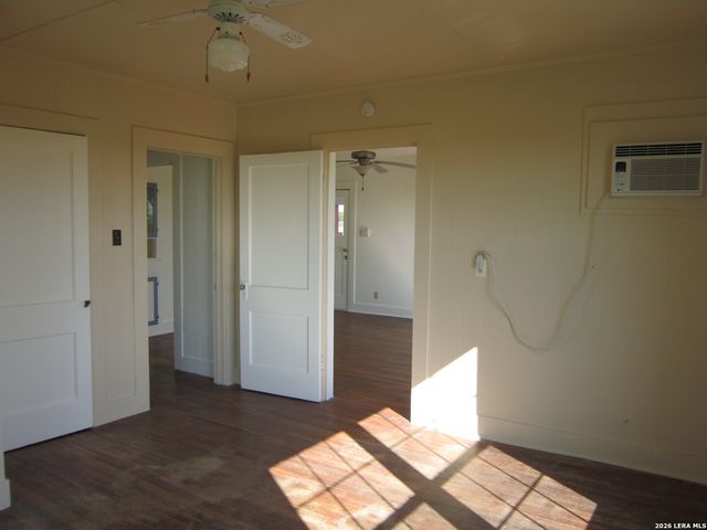 4111 STAPPER RD, St Hedwig, TX 78152