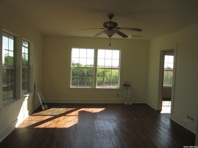 4111 STAPPER RD, St Hedwig, TX 78152