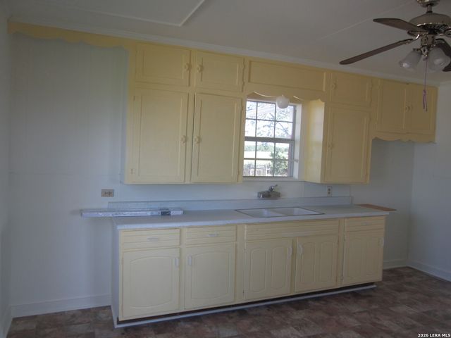 4111 STAPPER RD, St Hedwig, TX 78152
