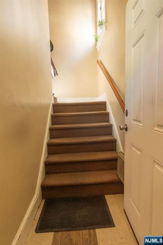 10 Glennon Place, West Orange, NJ 07052