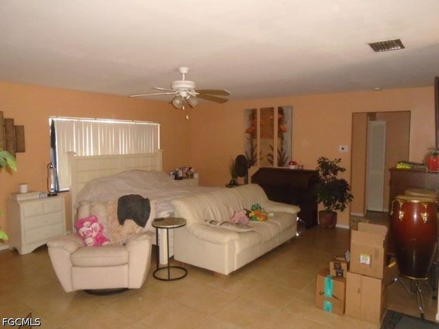 129 SW Trafalgar PKWY, Cape Coral, FL 33991