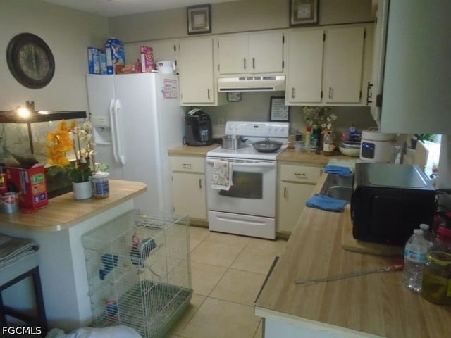 129 SW Trafalgar PKWY, Cape Coral, FL 33991