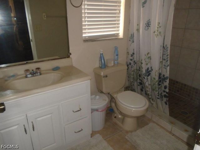 129 SW Trafalgar PKWY, Cape Coral, FL 33991