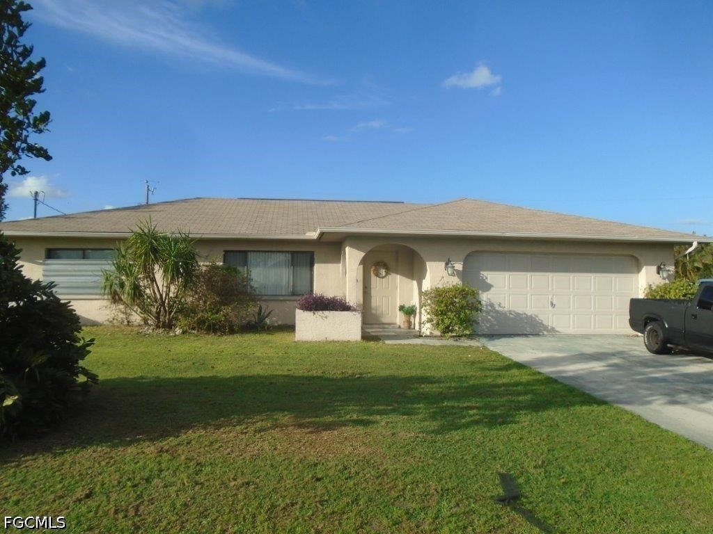 129 SW Trafalgar PKWY, Cape Coral, FL 33991