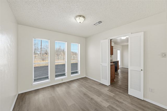 911 Wellridge Drive, Arlington, TX 76017