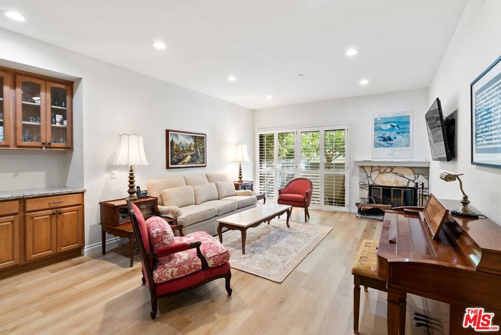 14630 Dickens Street 105, Sherman Oaks, CA 91403 — photo 4