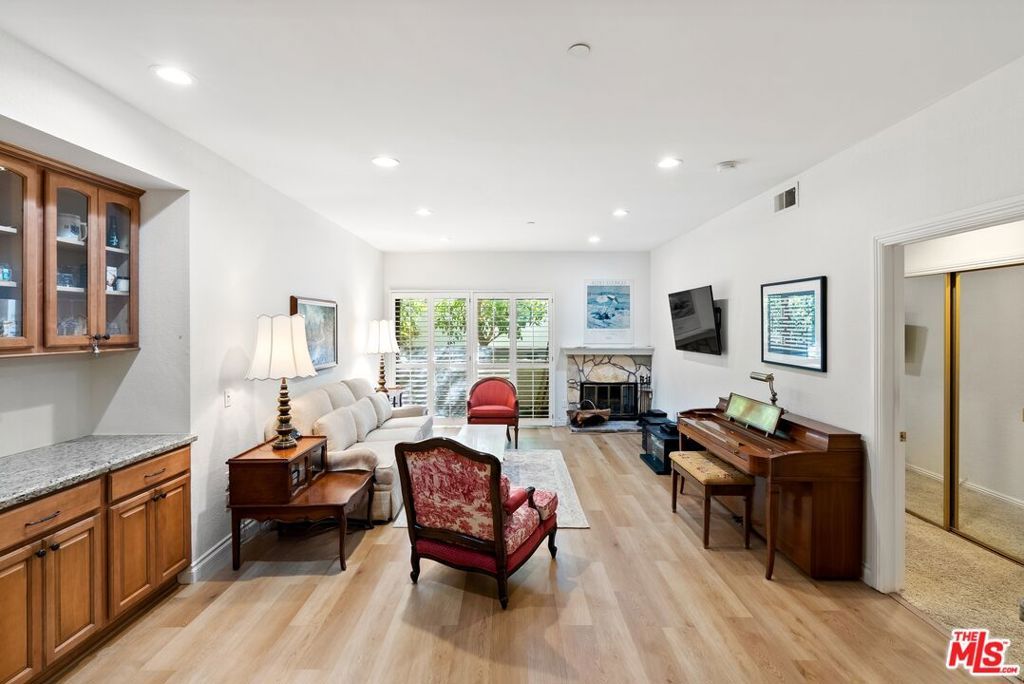 14630 Dickens Street 105, Sherman Oaks, CA 91403 — photo 5