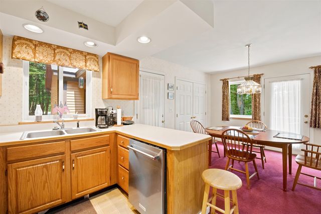 470 Morgan Road, Hartford, VT 05059
