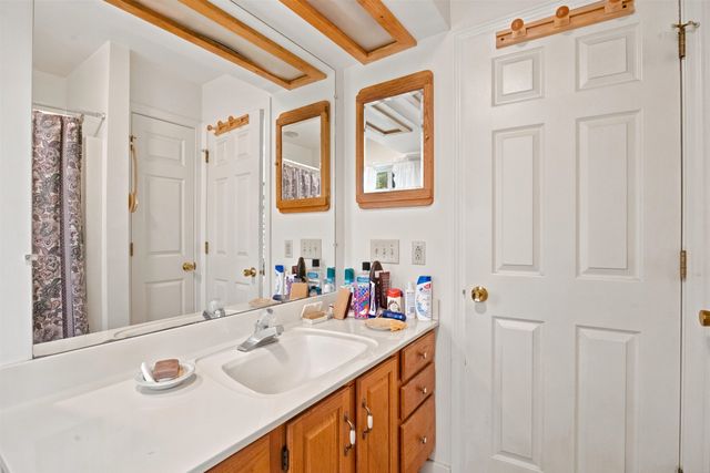 470 Morgan Road, Hartford, VT 05059
