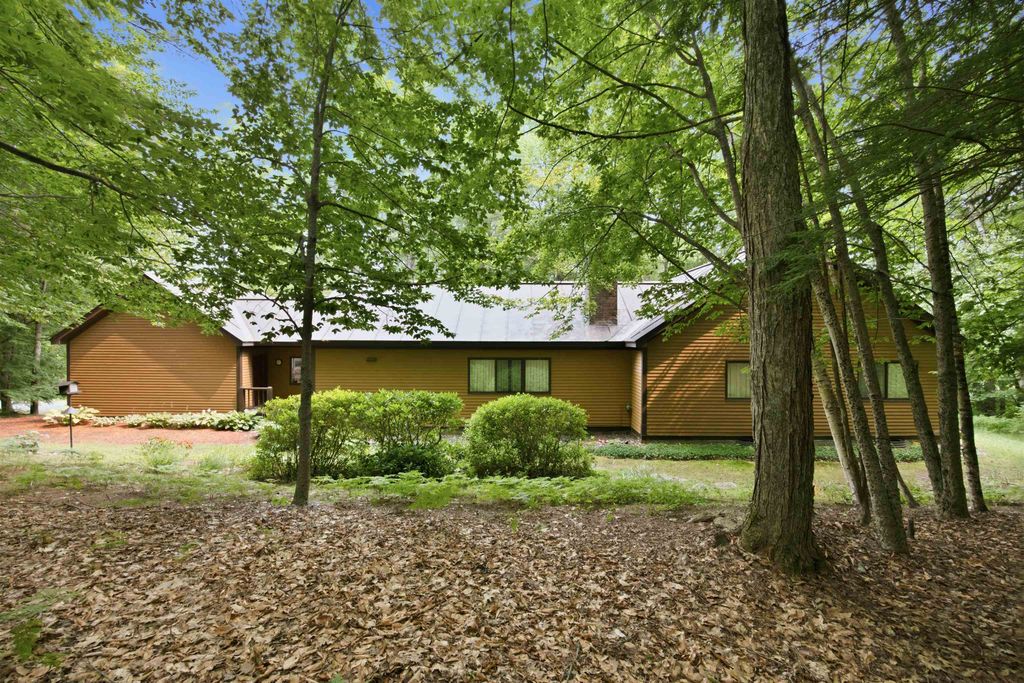 470 Morgan Road, Hartford, VT 05059