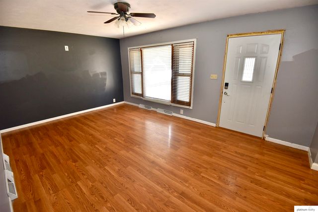 2802 Wayne Street, Bellevue, NE 68005