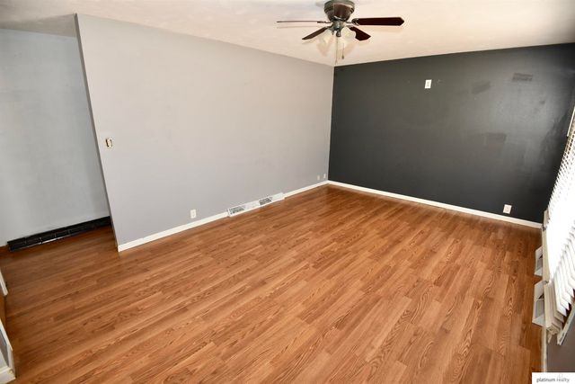 2802 Wayne Street, Bellevue, NE 68005