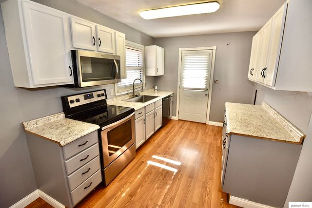 2802 Wayne Street, Bellevue, NE 68005