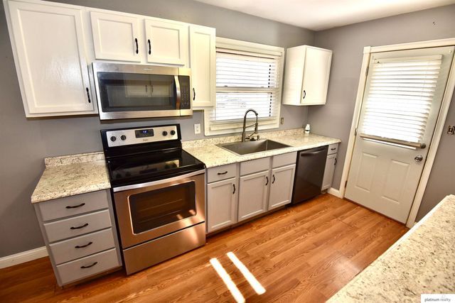 2802 Wayne Street, Bellevue, NE 68005