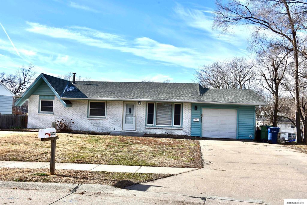 2802 Wayne Street, Bellevue, NE 68005