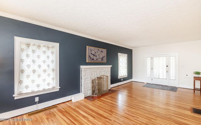 2505 Broadmeade Rd, Louisville, KY 40205