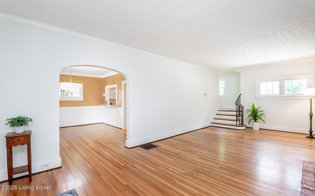 2505 Broadmeade Rd, Louisville, KY 40205
