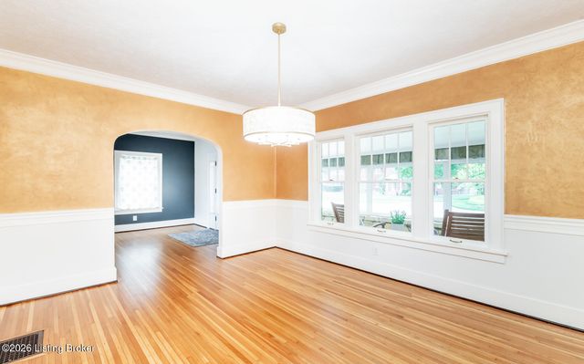 2505 Broadmeade Rd, Louisville, KY 40205