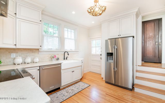 2505 Broadmeade Rd, Louisville, KY 40205