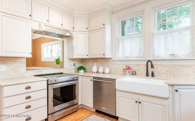 2505 Broadmeade Rd, Louisville, KY 40205