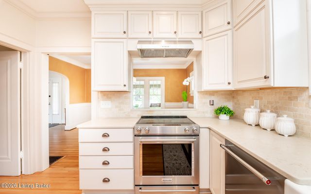 2505 Broadmeade Rd, Louisville, KY 40205