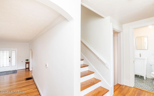 2505 Broadmeade Rd, Louisville, KY 40205