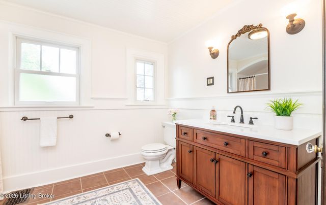 2505 Broadmeade Rd, Louisville, KY 40205
