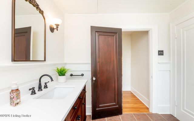 2505 Broadmeade Rd, Louisville, KY 40205