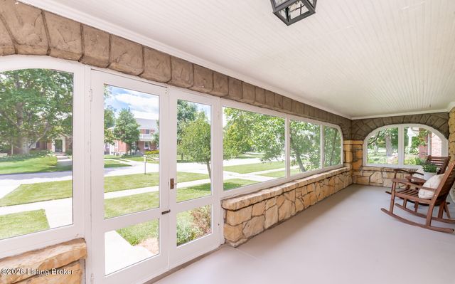 2505 Broadmeade Rd, Louisville, KY 40205