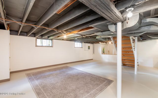 2505 Broadmeade Rd, Louisville, KY 40205