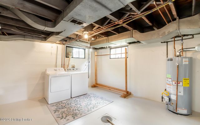 2505 Broadmeade Rd, Louisville, KY 40205