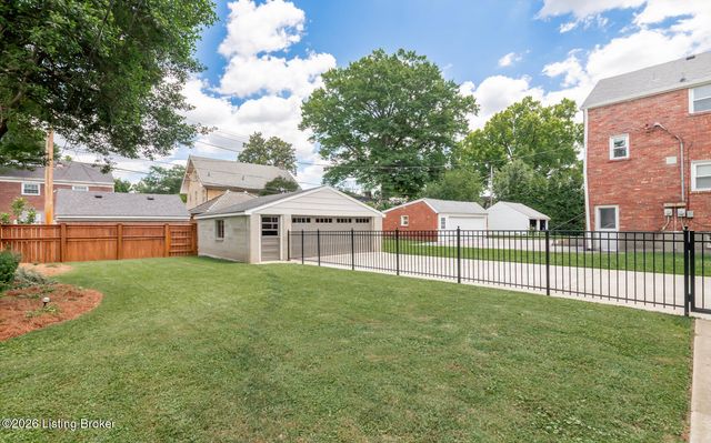 2505 Broadmeade Rd, Louisville, KY 40205