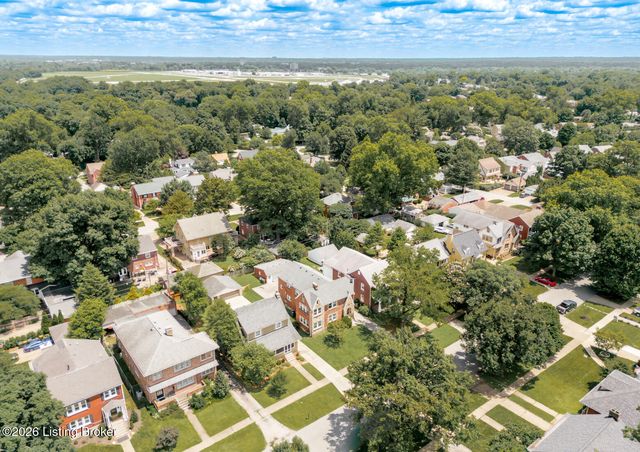 2505 Broadmeade Rd, Louisville, KY 40205