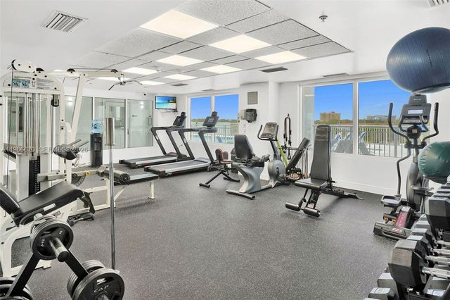 60 NW 37th Ave 1004, Miami, FL 33125