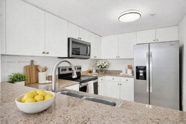 60 NW 37th Ave 1004, Miami, FL 33125