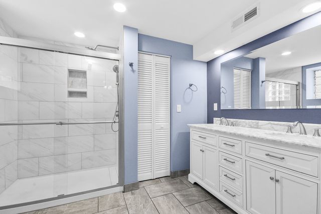 1049 W MONTANA Street 1, Chicago, IL 60614