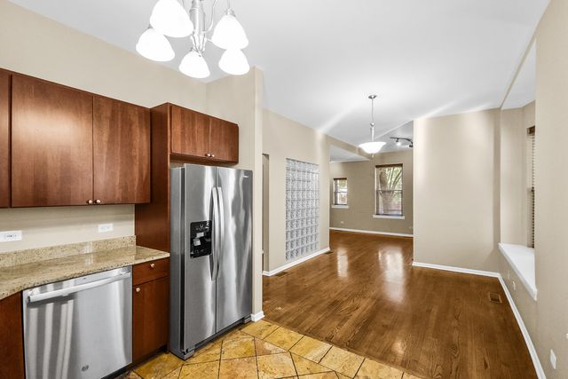 1049 W MONTANA Street 1, Chicago, IL 60614