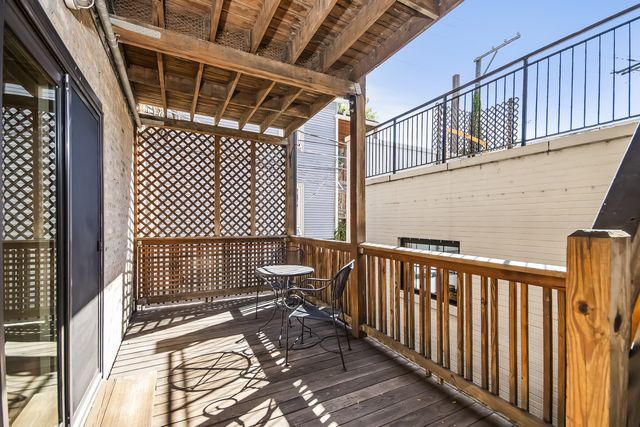 1049 W MONTANA Street 1, Chicago, IL 60614