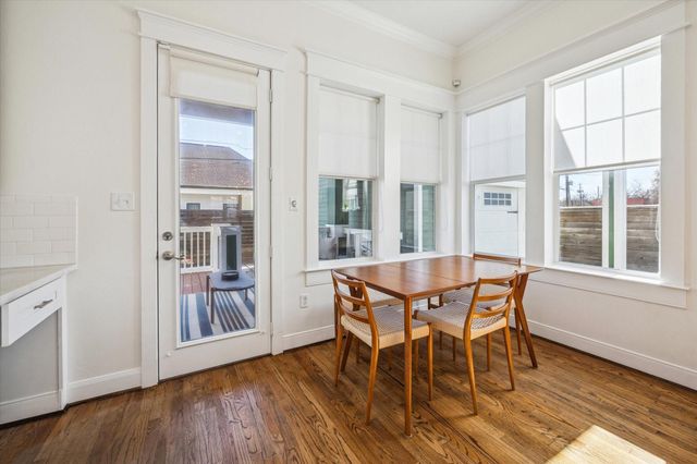 304 Walton Street, Houston, TX 77009