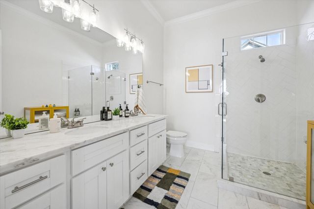 304 Walton Street, Houston, TX 77009